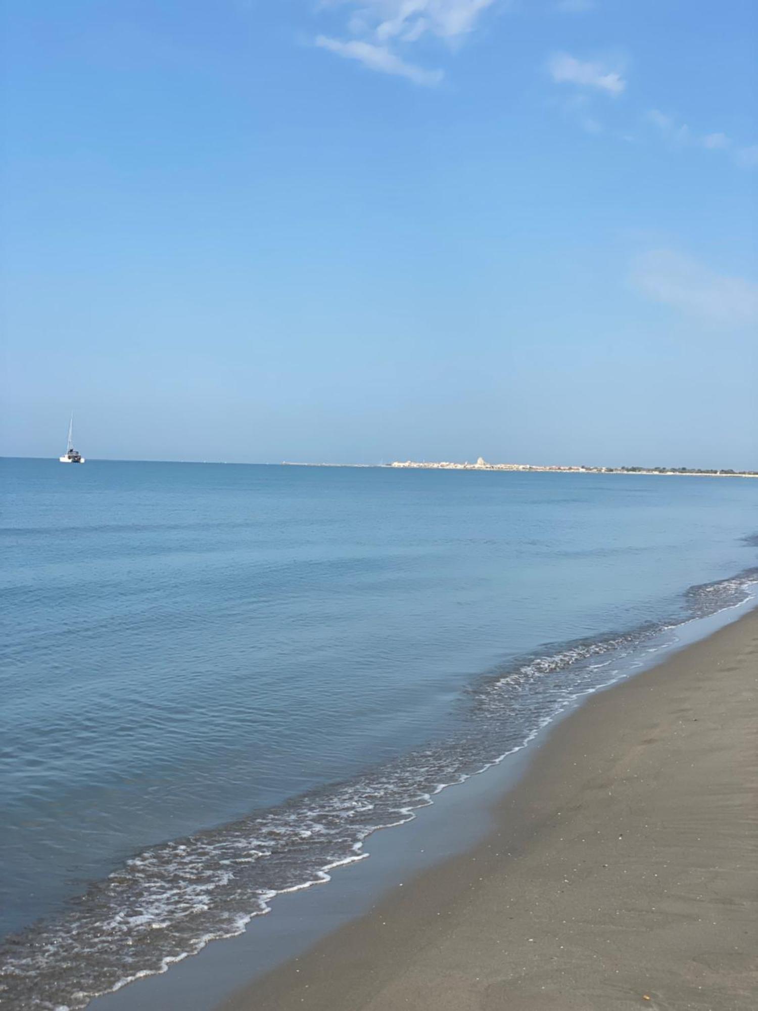 Appartement Duplex Climatise Le Trident Saintes-Maries-de-La-Mer Exterior foto